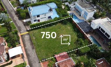 Lote en condominio en la vereda vanguardia