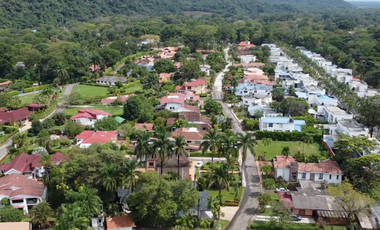 Lote en condominio en la vereda vanguardia