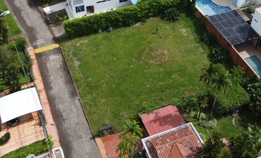 Lote en condominio en la vereda vanguardia