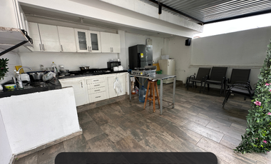 casa con amplio potencial comercial en el Buque