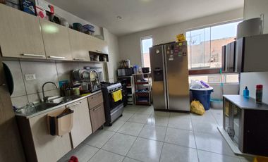 VENTA DE CASA MULTIFUNCIONAL 3 PISOS + AZOTEA EN CALLAO