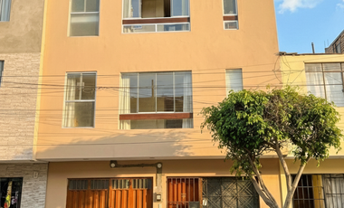 VENTA DE CASA MULTIFUNCIONAL 3 PISOS + AZOTEA EN CALLAO
