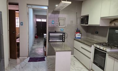 VENTA DE CASA MULTIFUNCIONAL 3 PISOS + AZOTEA EN CALLAO