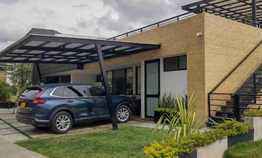 VENDO CASA RUITOQUE BAJO EXCELENTE CONJUNTO CERRADO AREA 880 METROS