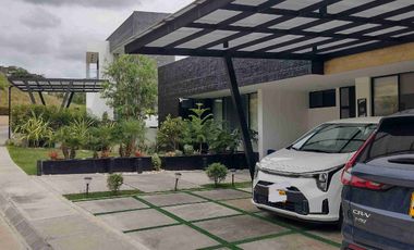 VENDO CASA RUITOQUE BAJO EXCELENTE CONJUNTO CERRADO AREA 880 METROS