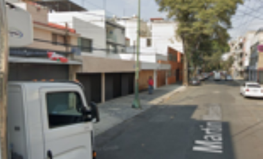 VENTA DE HERMOSA Y AMPLIA CASA EN COL DEL VALLE, CALLE MARTÍN MENDALDE, CDMX