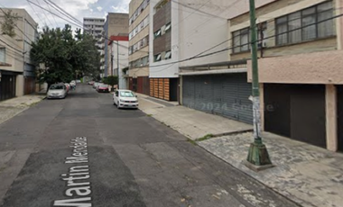 VENTA DE HERMOSA Y AMPLIA CASA EN COL DEL VALLE, CALLE MARTÍN MENDALDE, CDMX