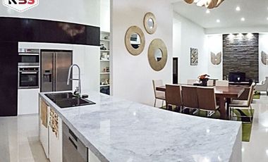 FOR SALE MODERN TROPIS VILLA WITH BEAUTY SWIMMING POOL AT KUTA