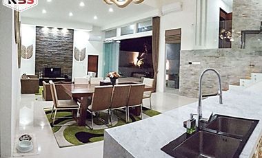 FOR SALE MODERN TROPIS VILLA WITH BEAUTY SWIMMING POOL AT KUTA
