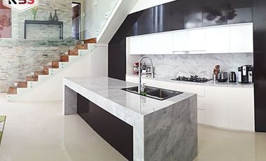 FOR SALE MODERN TROPIS VILLA WITH BEAUTY SWIMMING POOL AT KUTA