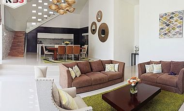 FOR SALE MODERN TROPIS VILLA WITH BEAUTY SWIMMING POOL AT KUTA