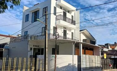Murah !! DIJUAL RUMAH KOST DI GADING PUTIH TIMUR BANGUNAN BARU 16 KAMAR + 1 RUANG TOKO STRATEGIS