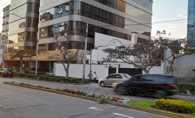 En VENTA terreno/casa ubicado en zona  exclusiva de San Isidro