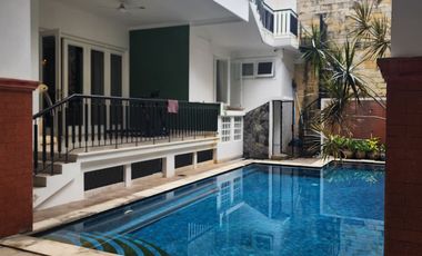 Disewa Rumah Kemang with pool 5BR Uk500m² at Jakarta Selatan