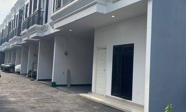 rumah strategis ekonomi dekat rs.husada,stasiun mangga besar di jakarta pusat