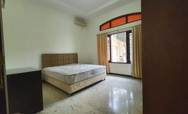 Mewah Rumah Taman Hunian Satelit, Kosongan With Pool