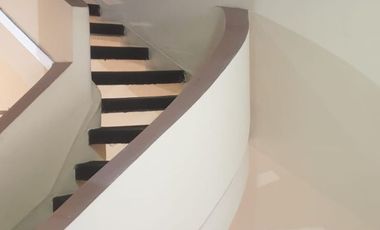 Disewakan rumah 2 lantai siap huni sayap Muara Bandung