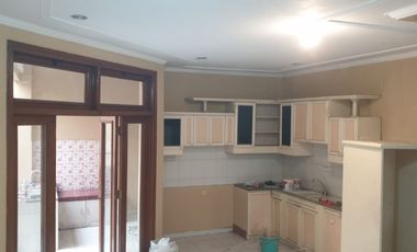 Disewakan rumah 2 lantai siap huni sayap Muara Bandung