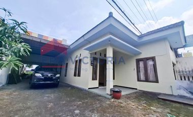Rumah 2 Lantai Pinggir Jalan Raya Pakis, Potensi Usaha Tinggi