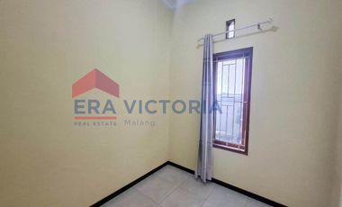 Rumah 2 Lantai Pinggir Jalan Raya Pakis, Potensi Usaha Tinggi