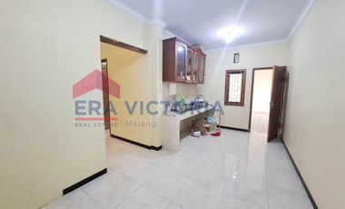 Rumah 2 Lantai Pinggir Jalan Raya Pakis, Potensi Usaha Tinggi