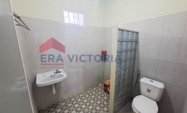 Rumah 2 Lantai Pinggir Jalan Raya Pakis, Potensi Usaha Tinggi