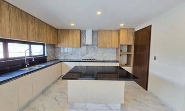 CASA EN VENTA EN LOMAS DE ANGELOPOLIS, PARQUE CUERNAVACA