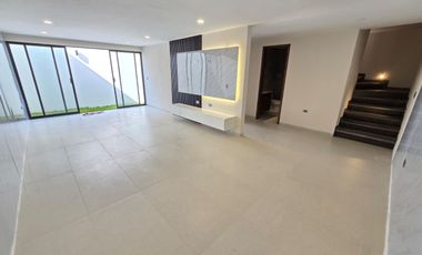 CASA EN VENTA EN LOMAS DE ANGELOPOLIS, PARQUE CUERNAVACA