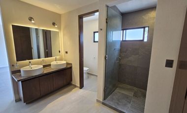 CASA EN VENTA EN LOMAS DE ANGELOPOLIS, PARQUE CUERNAVACA