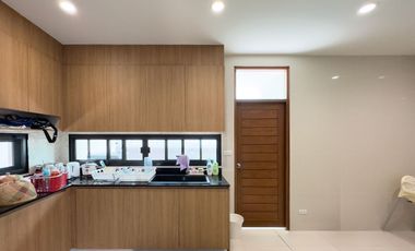 Newly Renovated Modern Style, with Rental Income 210,000 Baht/Month. For Sale: Evergreen Ville Bangna-Trat 56.