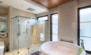 Newly Renovated Modern Style, with Rental Income 210,000 Baht/Month. For Sale: Evergreen Ville Bangna-Trat 56.