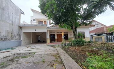Dijual rumah ditengah kota lokasi baciro belakang lapangan panah kenari dekat GOR Amongrogo