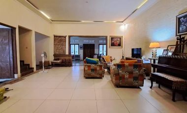 Dijual rumah ditengah kota lokasi baciro belakang lapangan panah kenari dekat GOR Amongrogo