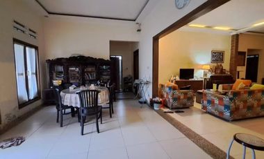 Dijual rumah ditengah kota lokasi baciro belakang lapangan panah kenari dekat GOR Amongrogo