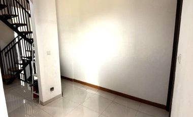 Rumah 2lt type attic 5x15 75m Cluster Mahakam The Signature MTS JGC Jakarta Garden City