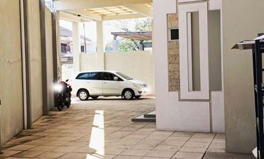 Rumah di Kertomenanggal