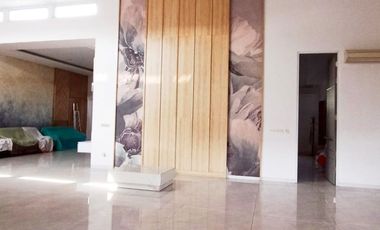 Rumah di Kertomenanggal