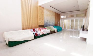 Rumah di Kertomenanggal