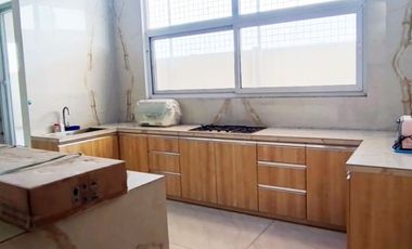 Rumah di Kertomenanggal