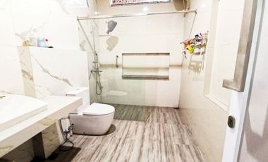 Rumah di Kertomenanggal