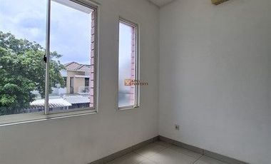Rumah Minimalis Modern di Lokasi Strategis , Disewakan Rumah 2 lantai di Puri Mansion cocok untuk kamu yang sudah punya barang
