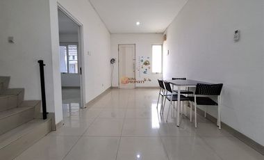 Rumah Minimalis Modern di Lokasi Strategis , Disewakan Rumah 2 lantai di Puri Mansion cocok untuk kamu yang sudah punya barang