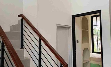 Rumah Cakep 2 Lantai Murah Strategis Dekat Tol Narogong (TMC)