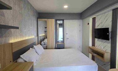 NEW Furnished Stanford Studio