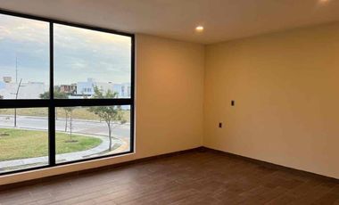 CASA NUEVA EN RESIDENCIAL MAYORAZGO