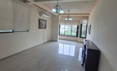 Departamento en Alquiler en Kennedy Norte, 3 Habitaciones, 2 Baños, Garaje, Seguridad, Norte de Guayaquil.