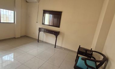 Departamento en Alquiler en Kennedy Norte, 3 Habitaciones, 2 Baños, Garaje, Seguridad, Norte de Guayaquil.