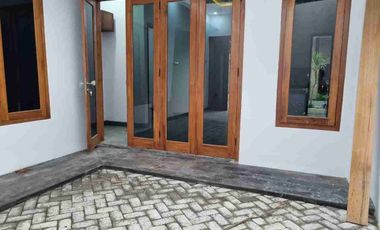 RUMAH CANTIK SISA 4 UNIT DEKAT AKMIL MAGELANG