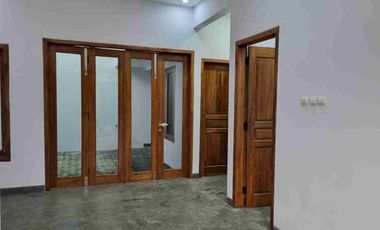 RUMAH CANTIK SISA 4 UNIT DEKAT AKMIL MAGELANG