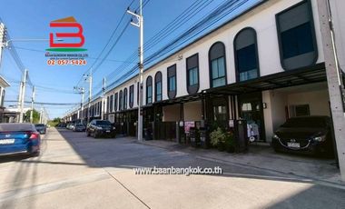 ทาวน์โฮม หมู่บ้าน M Life (เอ็มไลฟ์) ลำลูกกา-คลอง 4 เนื้อที่ 18.7 ตรว. ใกล้ตลาดเอ.ซี ลำลูกกา คลอง 4 ถนนลำลูกกา ตำบลลาดสวาย อำเภอลำลูกกา จังหวัดปทุมธานี